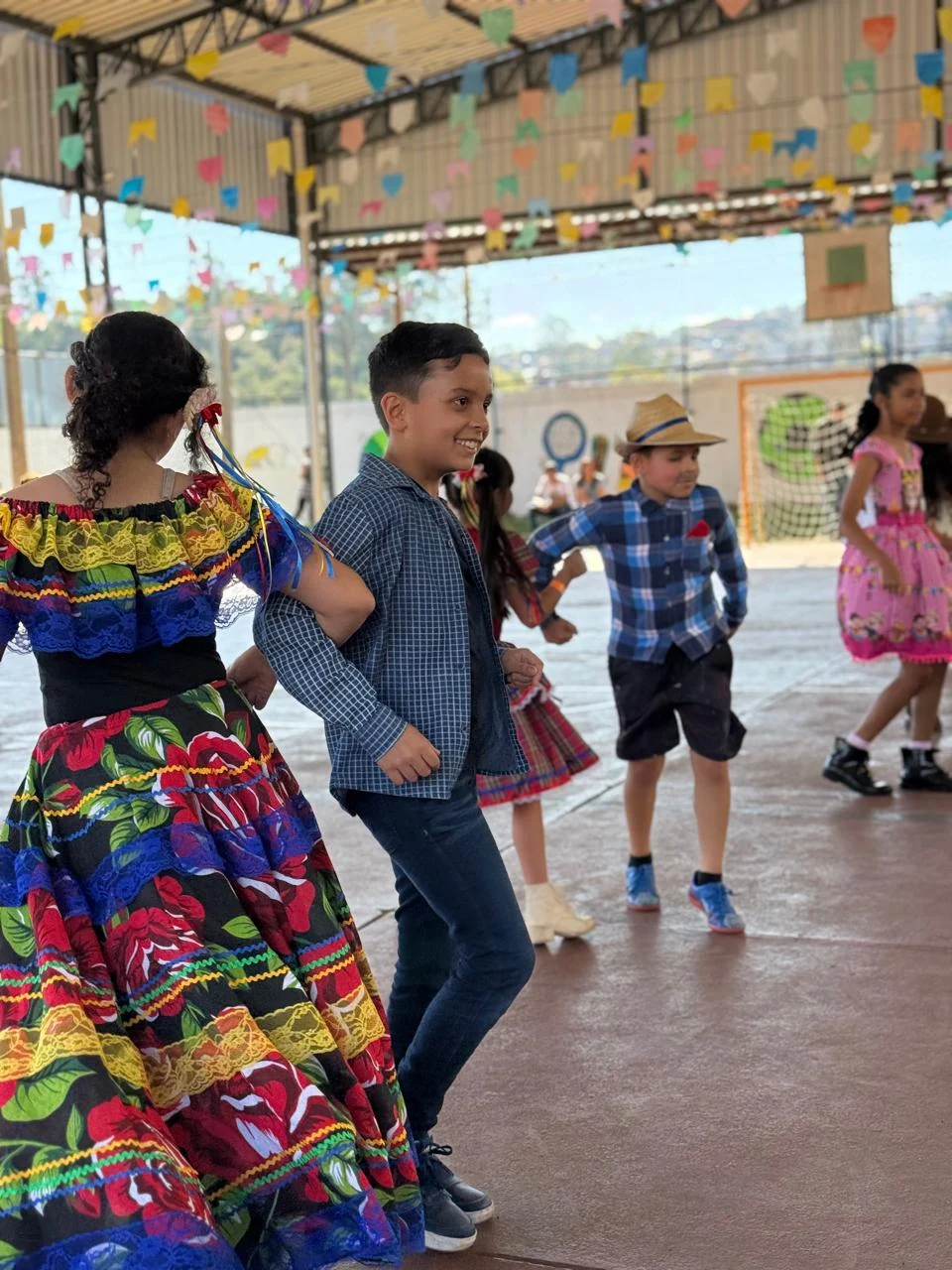 Apresentação em festa junina no colégio
